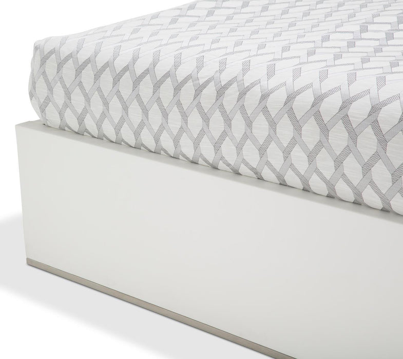 State St King Upholstered Panel Bed in Glossy White